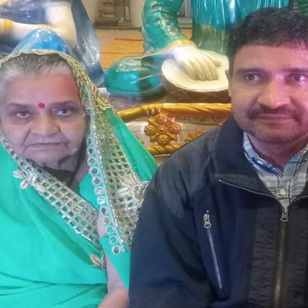 
                 आर्थिक तंगी-मानसिक बीमारी से जूझ रहे मां-बेटे ने जहर खाया:इंदौर में घर से दूर बगीचे मे जाकर उठाया कदम; इलाज के दौरान दोनों की मौत 
            
