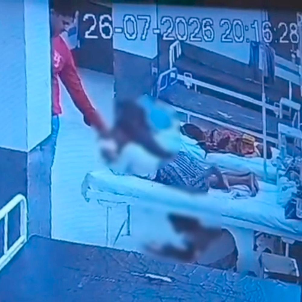 
                 नीमच अस्पताल में युवक ने बच्ची के हाथ पर काटा:बोला- नींद नहीं आए तो नीचे आ जाना, गलत हरकत की; CCTV में दिखा 
            