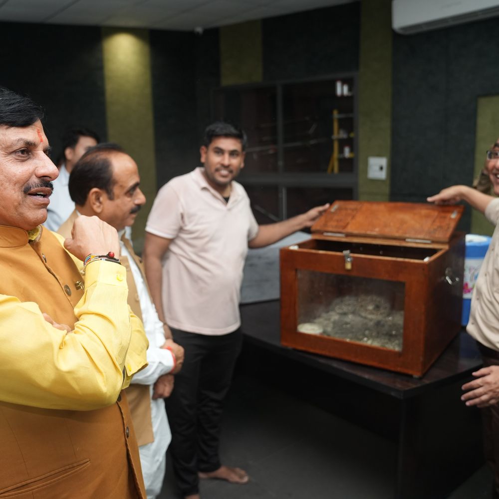 
                 उज्जैन को 'सर्प मित्र नगरी' बनाने की पहल:मुख्यमंत्री ने स्नेक पार्क निरीक्षण कर होमगार्ड ट्रेनिंग का दिया सुझाव 
            