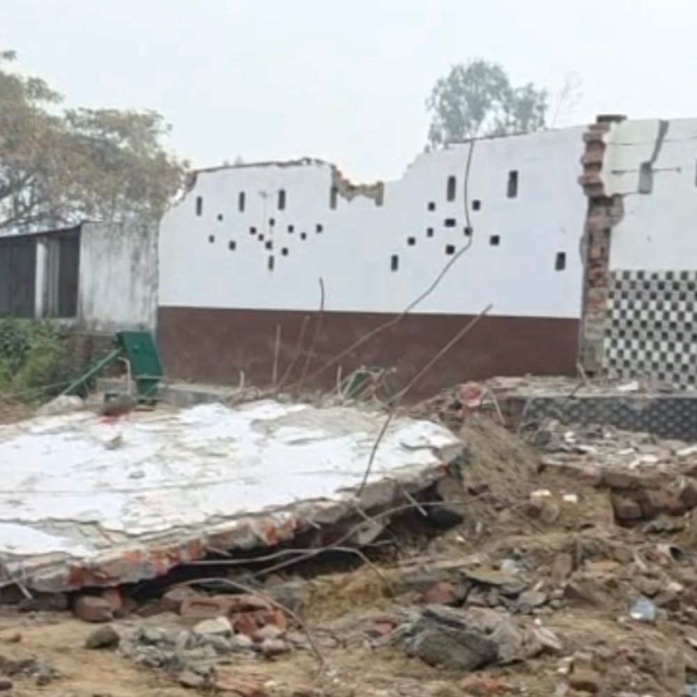 मदीना मस्जिद जुर्माना वसूली पर HC की रोक:संभल में 8.78 लाख की रिकवरी थमी, प्रशासन से मांगा जवाब