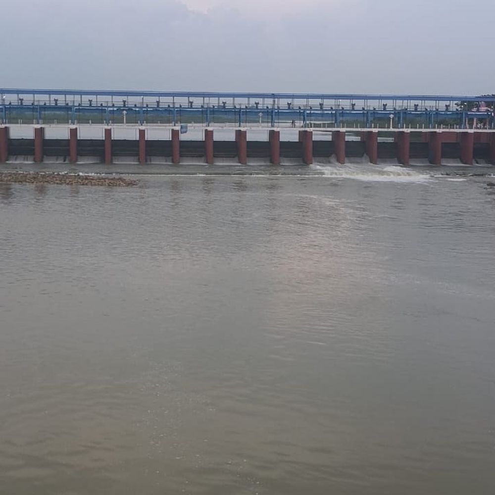 सिद्धार्थनगर में सभी नदियां खतरे के निशान से नीचे:तीन दिन बाद खिली धूप; मौसम विभाग ने फिर जताई बारिश की संभावना