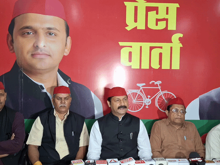 
                 60% मूंग खरीदी के फैसले पर सपा ने उठाए सवाल:प्रदेशाध्यक्ष बोले- सरकार पूरी फसल नहीं खरीद रही तो विधायक, सांसदों की सैलरी 40% काटी जाए 
            