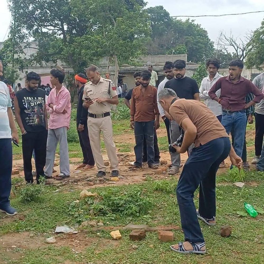 सिंगरौली में कार में मिला टैंकर चालक का शव:गले पर चोट के निशान; पूछताछ के लिए मामी को हिरासत में लिया