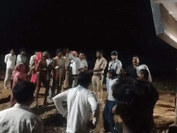 ग्रामीणों ने शराब दुकान का किया घेराव, जमकर हुआ हंगामा:  स्कूल और SC-ST बस्ती के पास दुकान हटाने की मांग,15 दिन का अल्टीमेटम – Rewa News