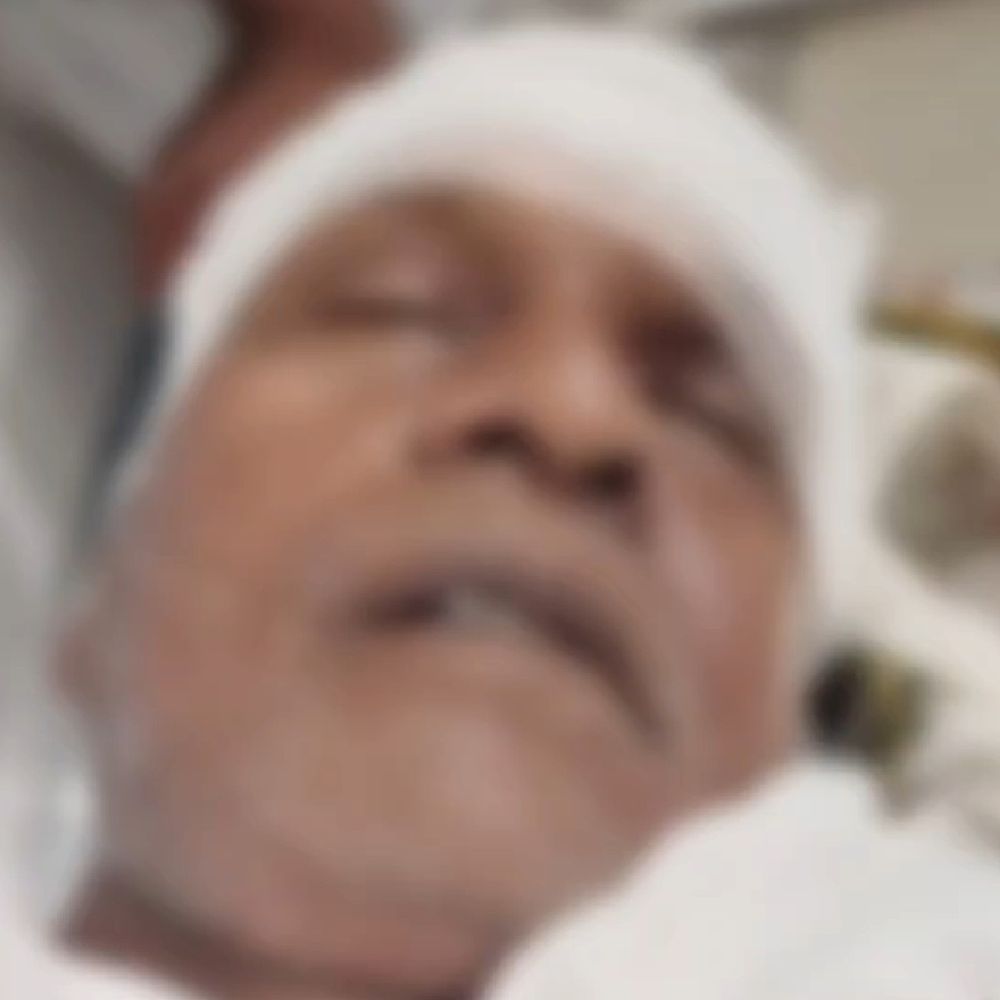 बाइक की टक्कर से साइकिल सवार बुजुर्ग की मौत:देवरिया में हादसे के बाद चालक भी घायल, मेडिकल कॉलेज में चल रहा इलाज