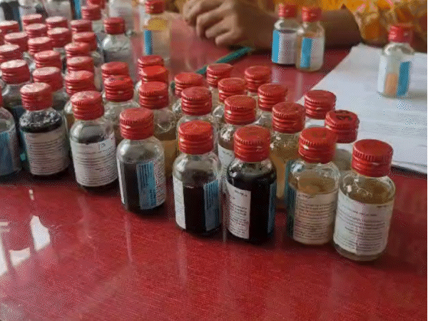 
                 यूनियन कार्बाइड फैक्ट्री के आसपास का पानी पीने लायक नहीं:भोपाल में गैस त्रासदी पीड़ित संगठनों ने 63 सैंपल लिए; इनमें से 43 में फीकल कोलीफॉर्म मिला 
            