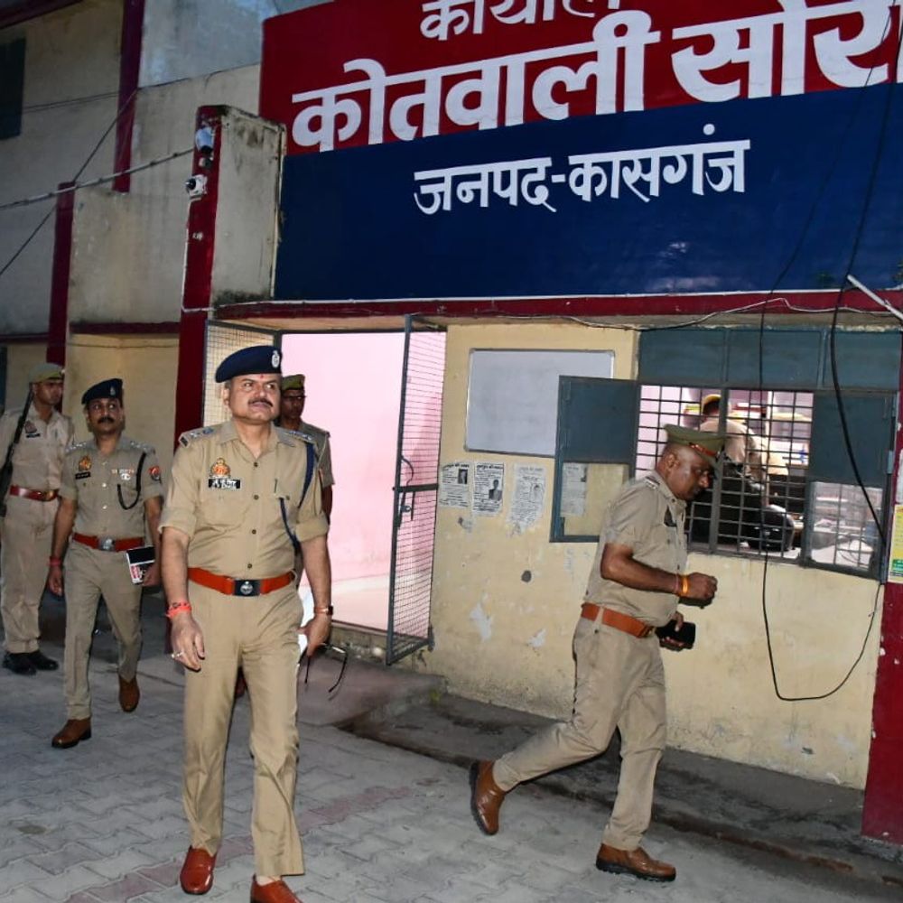 कासगंज एसपी ने सोरों थाने का किया निरीक्षण:कांवड़ यात्रा सुरक्षा पर समीक्षा की, शत-प्रतिशत पालन के दिए निर्देश