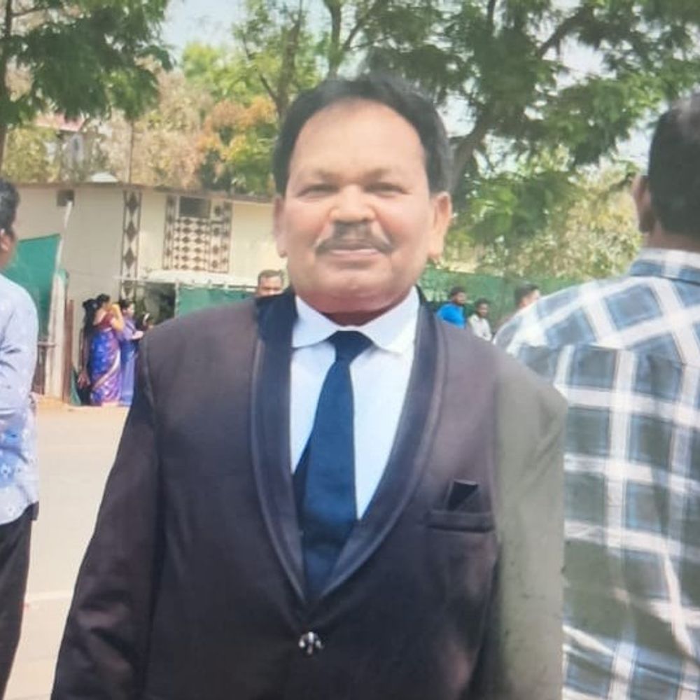 
                 उज्जैन में निजी स्कूल के शिक्षक की संदिग्ध मौत:अर्द्धनग्न शव मिला, हार्ट अटैक से मौत की आशंका; पुलिस बोली-पोस्टमार्टम रिपोर्ट से पता चलेगा सही कारण 
            