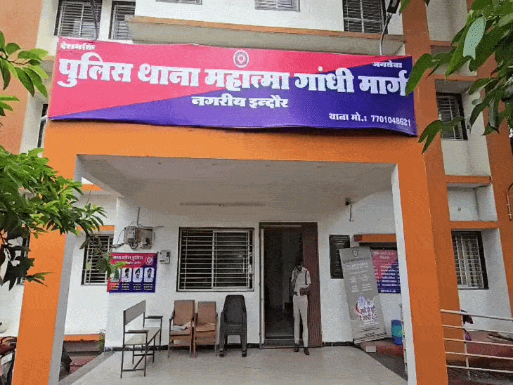 
                 नगर निगम में वेतन घोटाला, दो कर्मचारियों पर केस:पांच कर्मचारियों की सैलरी दूसरे खातों में भेजी, दोनों की सेवाएं खत्म 
            
