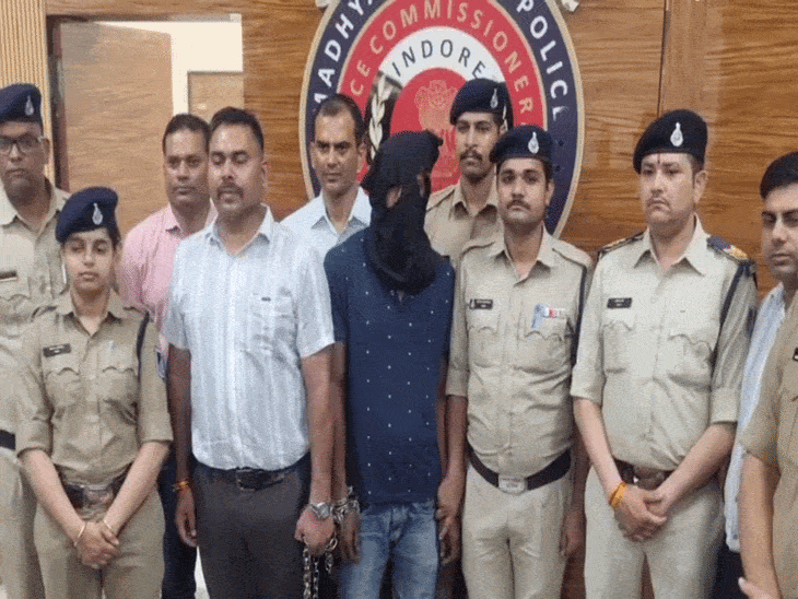 
                 400 CCTV खंगाले...6 टीमें लगी, मजदूर बनकर तलाशती रही पुलिस:इंदौर के पालिका प्लाजा हत्याकांड का आरोपी तीन हफ्ते बाद गिरफ्तार 
            