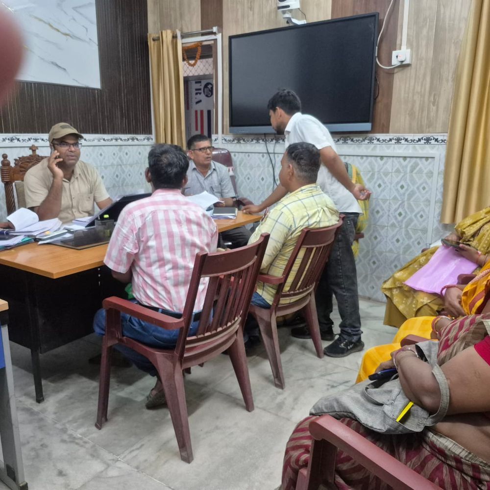 पीरो जनता दरबार में 7 में से 2 मामले निपटे:अंचल अधिकारी ने मौके पर किया समाधान, जांच के आदेश