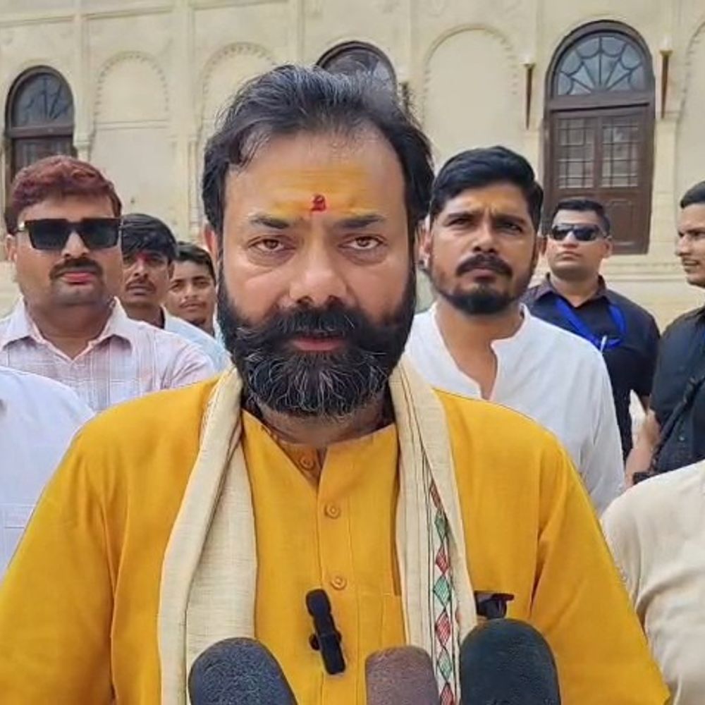 महोबा में मूंगफली बीज वितरण में धांधली का आरोप:बीजेपी विधायक ब्रजभूषण राजपूत ने सीएम योगी को पत्र लिखा, जांच की मांग