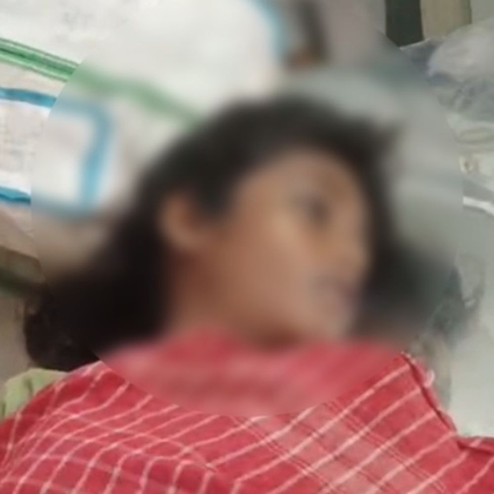 देवरिया में सांप डसने से मासूम की मौत:साइकिल से चौराहे जा रही थी तीसरी की छात्रा, अस्पताल पहुंचने से पहले बिगड़ी हालत