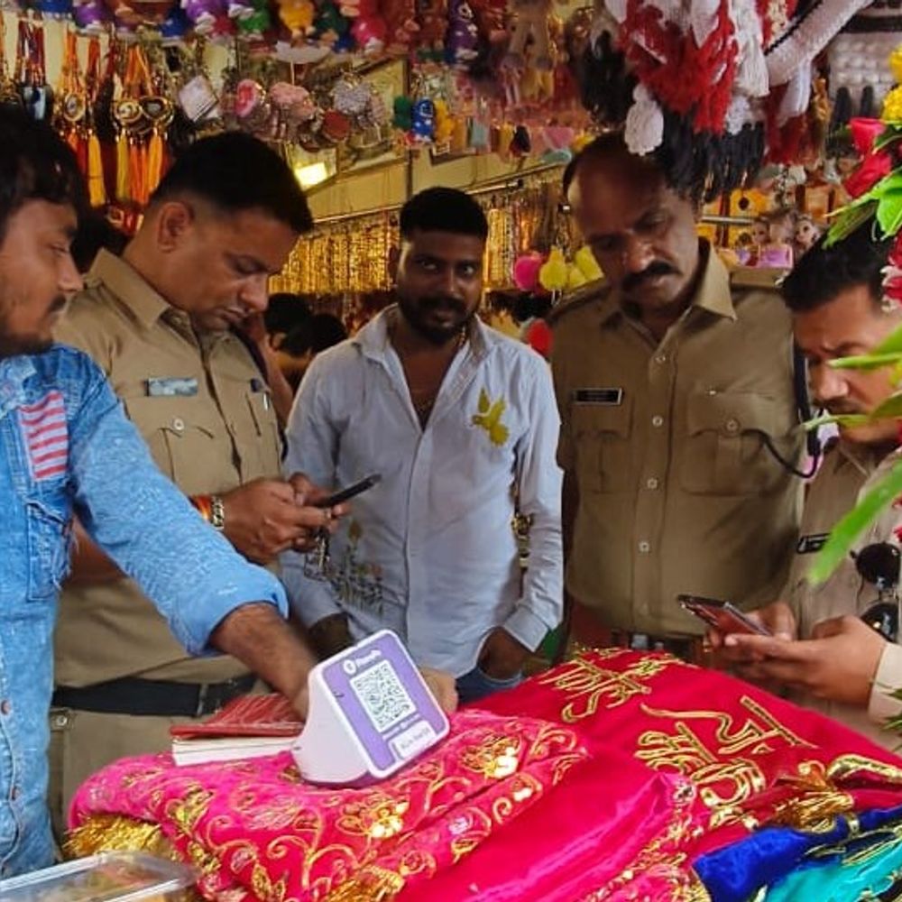 
                 अपराधियों की कुंडली खंगालेगी उज्जैन पुलिस:महाकाल मंदिर क्षेत्र के होटल, लॉज और विक्रेताओं का डिजिटल डेटाबेस तैयार 
            