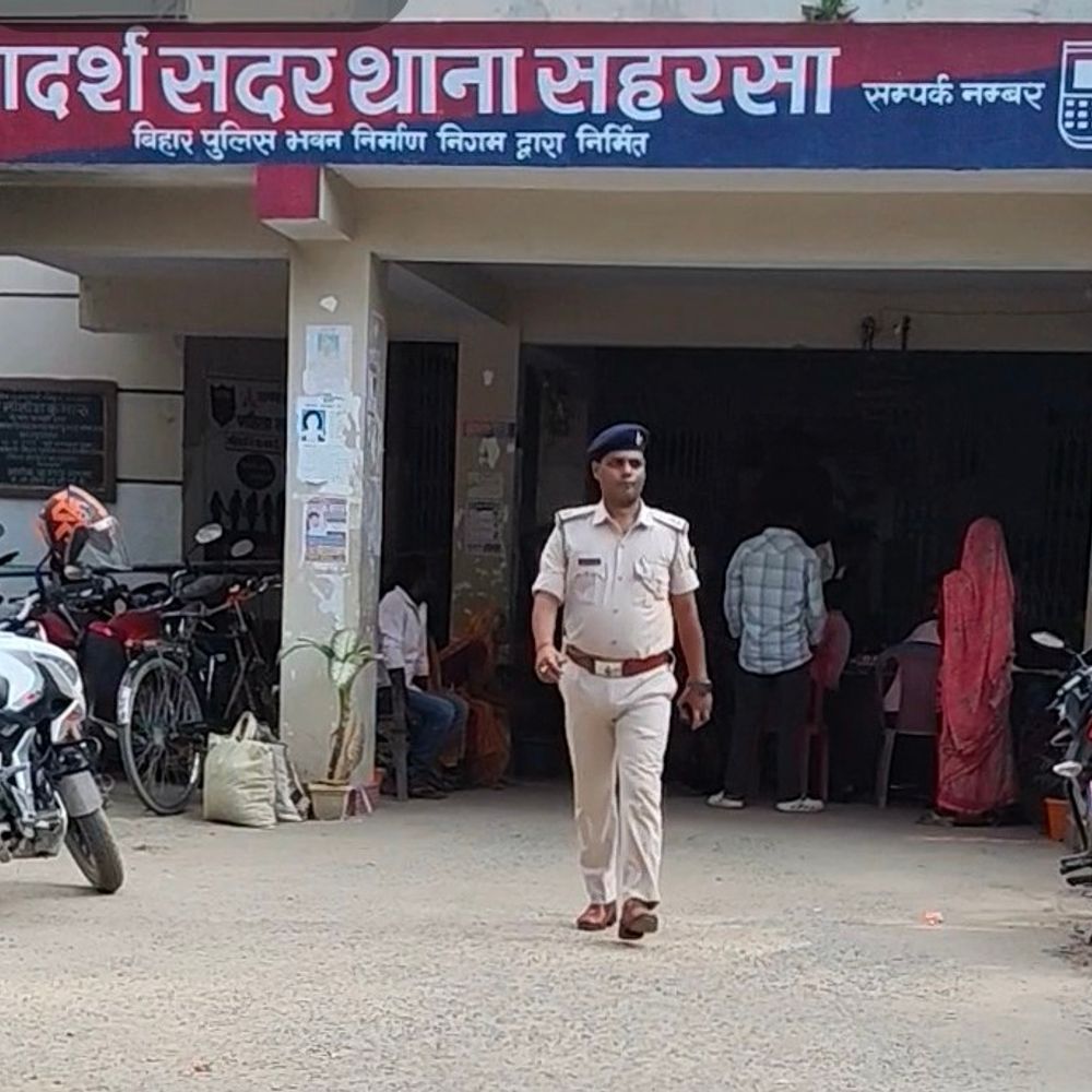 कोर्ट परिसर में गवाहों को जान से मारने की धमकी:सहरसा में ईंट-भट्ठा कांड के मुख्य आरोपी के चचेरे भाई पर FIR