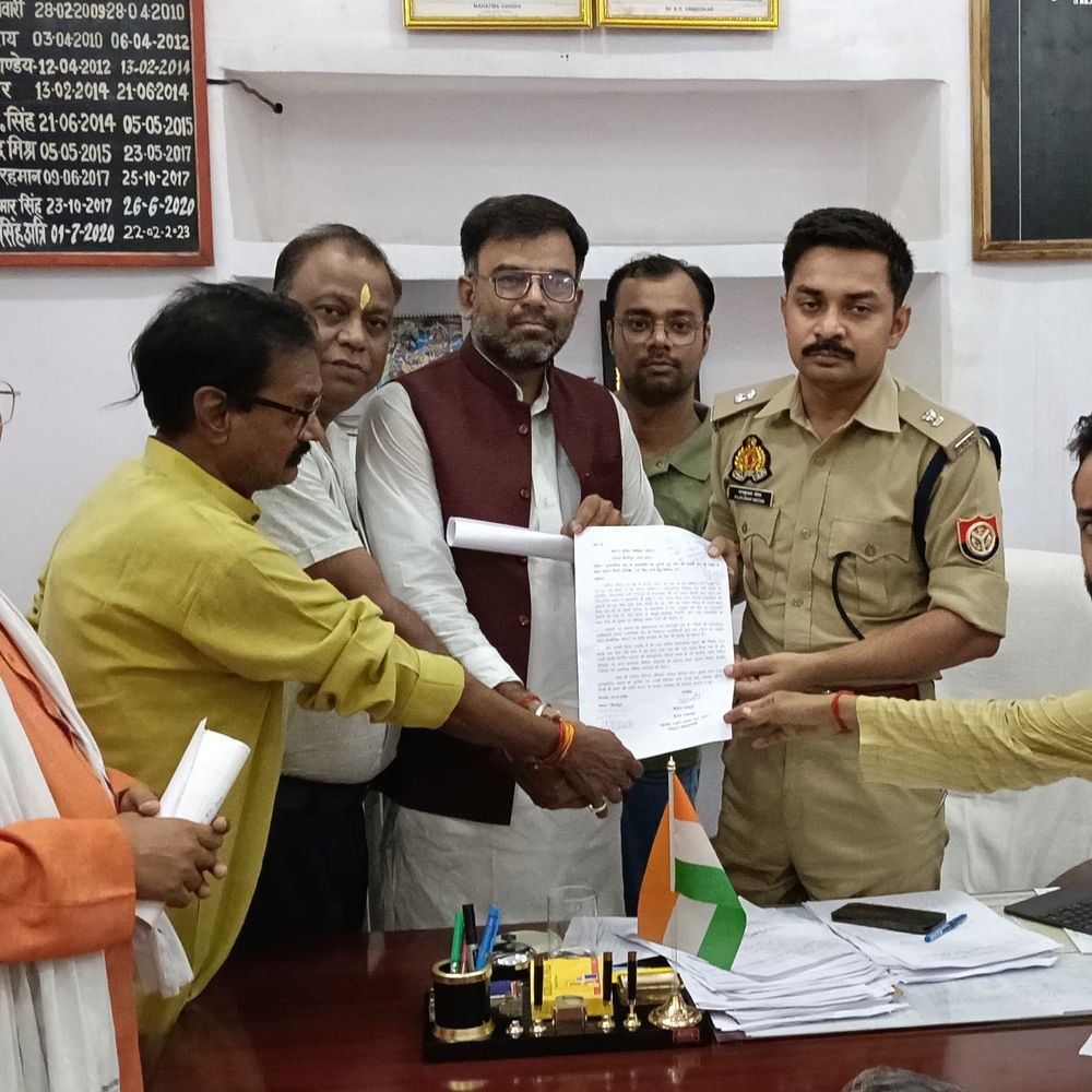 पुतला-दहन और व्यापारियों पर बयान से सपा जिलाध्यक्ष का यू-टर्न:मिर्जापुर में बोले- बात को गलत तरीके से पेश किया, नुकसान पहुंचाने का नहीं है इरादा