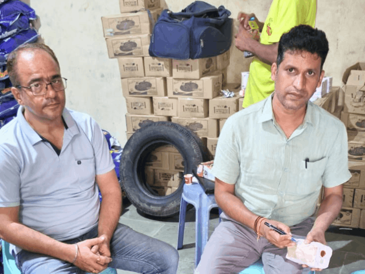 
                 खाद्य विभाग की एक हफ्ते में दूसरी बड़ी कार्रवाई:उज्जैन में दो फर्मों से 1.27 लाख रुपए का घी जब्त, सैंपल भेजे 
            