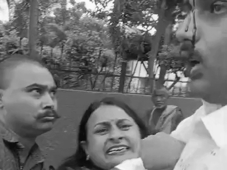 मुजफ्फरपुर में कार-बाइक की टक्कर के बाद सड़क पर मारपीट:महिला बोली- चेन छीना, बदसलूकी की, बाइक सवार बोला- कार वाले नशे में थे, रॉड से सिर फोड़ा
