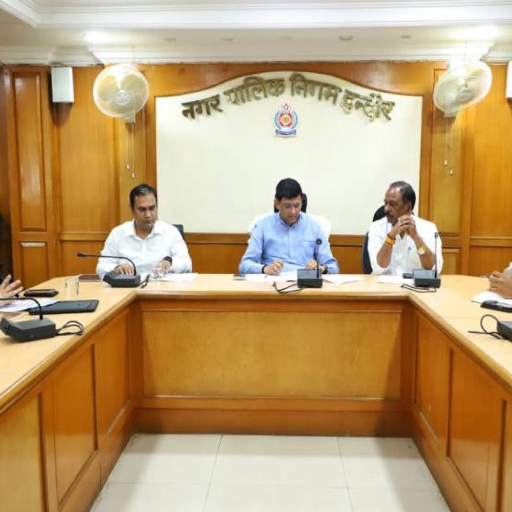 
                 लक्ष्य के अनुरूप हो राजस्व वसूली-महापौर:राजस्व और मार्केट विभाग की रिव्यू मीटिंग में महापौर ने दिए दिशा-निर्देश 
            