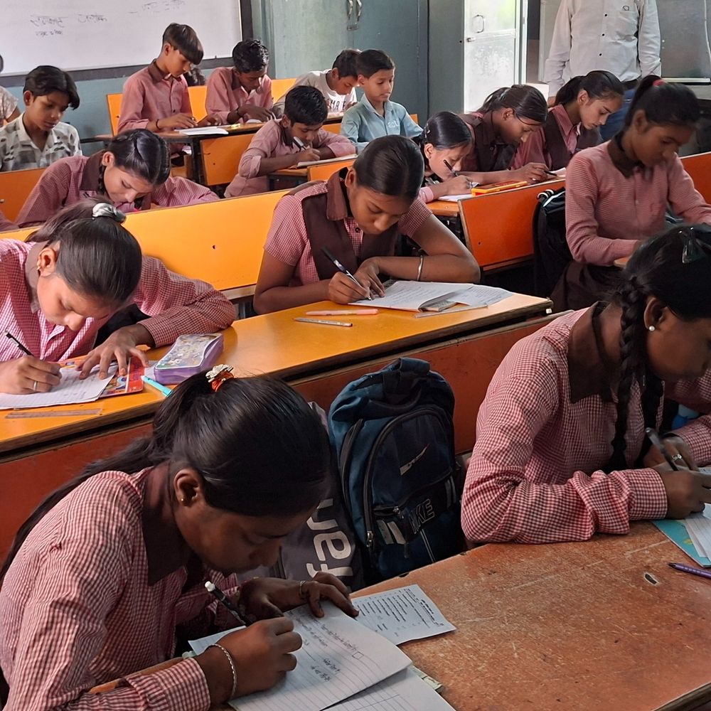 सावन में सोमवार को नहीं खुलेंगे स्कूल, आदेश जारी:वाराणसी में रविवार को चलेंगी कक्षाएं, नगर क्षेत्र के सभी स्कूलों पर लागू होगा नियम