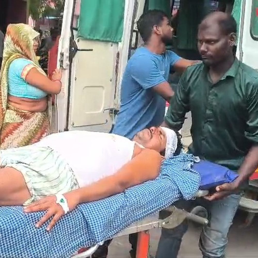 सीतापुर में घर से निकले युवक पर जानलेवा हमला:गन्ने के खेत के पास बेहोश मिला, गला कसकर हत्या के प्रयास का आरोप