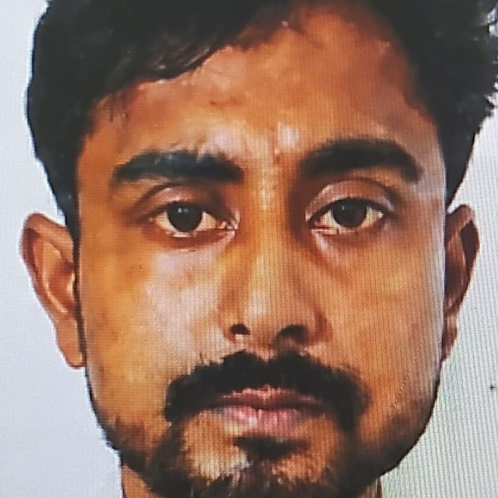 हरदोई में पेड़ से लटका मिला युवक का शव:तीन दिन से लापता था, परिजनों ने की पहचान