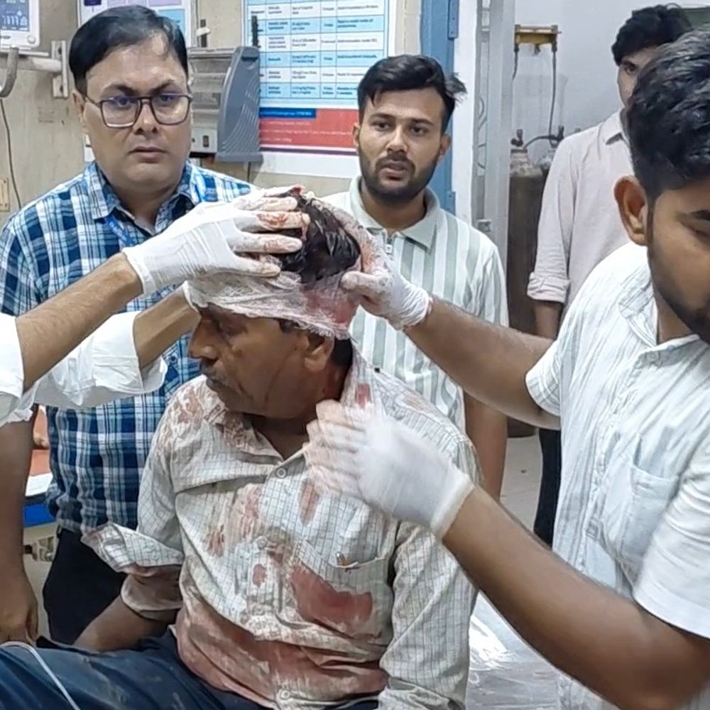 फर्रुखाबाद: नेशनल हाईवे पर ट्रैक्टर-ट्रॉली और बाइक की भिड़ंत, हादसे में दो लोग गंभीर रूप से घायल