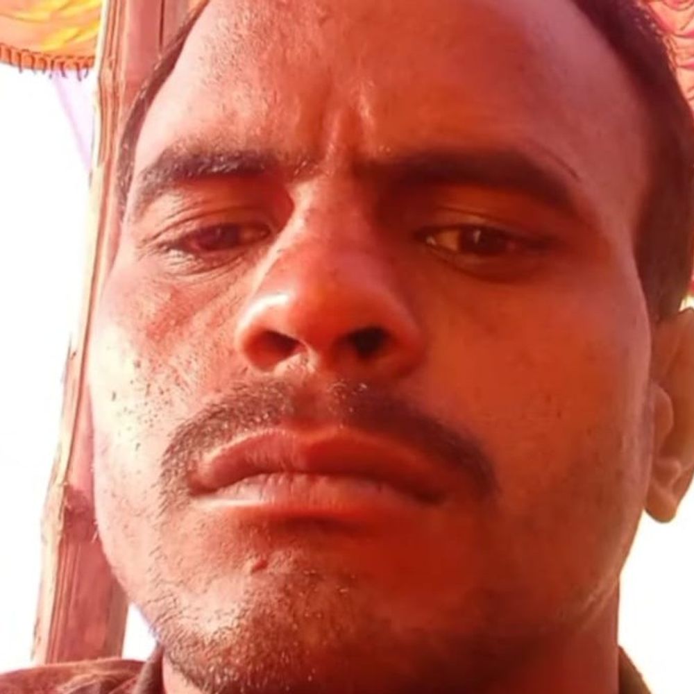 हरदोई में अज्ञात वाहन की टक्कर से युवक की मौत:बेटी के जन्म के 11 दिन बाद हुआ हादसा, परिवार में कोहराम