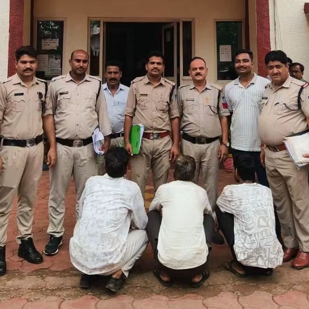 गुना में युवक की हत्या के तीन आरोपी गिरफ्तार:मामूली विवाद में पड़ोसियों ने की थी मारपीट; सिर पर चोट लगने से हुई थी मौत