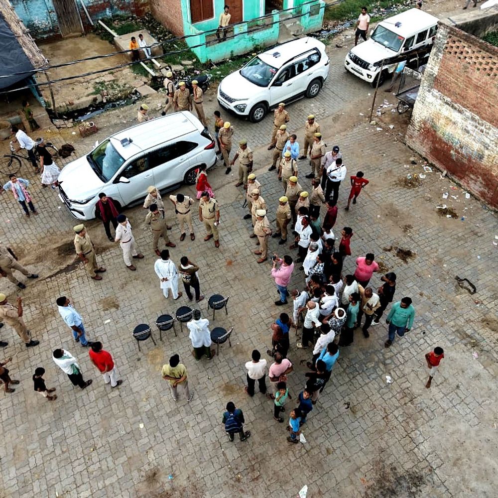 जन्माष्टमी, चेहल्लुम से पहले शांति समिति की बैठक:डीआईजी, एसपी ने औरैया में धर्मगुरुओं और प्रतिनिधियों से की चर्चा