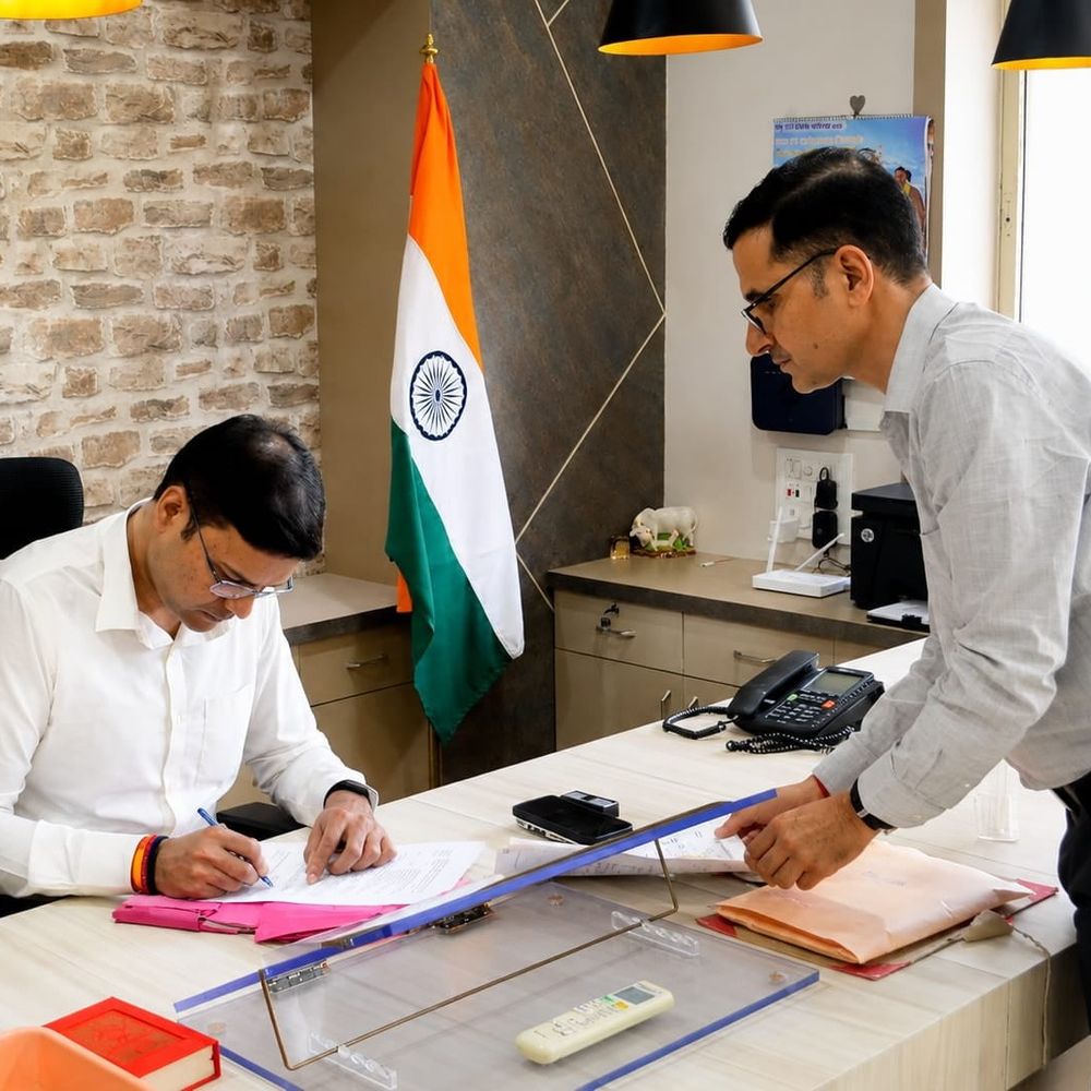बालाघाट कलेक्टर कुमार सत्यम ने संभाला कार्यभार:बोले- जवाबदेही पहली प्राथमिकता, अधिकारी मौके पर जाकर करें समस्याओं का निराकरण