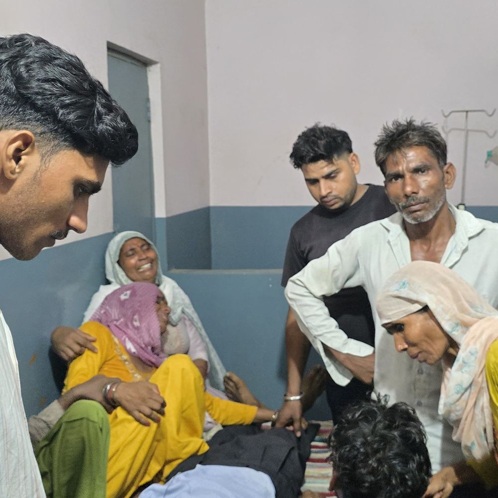 संभल में गलत इलाज से ग्रामीण की मौत:बंगाली डॉक्टर पर लापरवाही का आरोप, परिजनों ने किया हंगामा