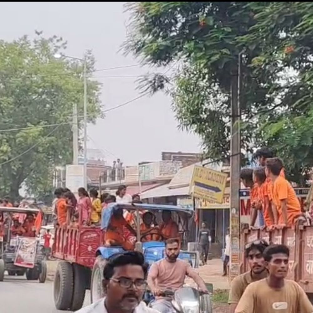 कांवड़ यात्रा में अश्लील डांस का वीडियो आया सामने:पूर्व प्रधान ने किया था आयोजन, महिलाएं-बच्चे भी थे शामिल