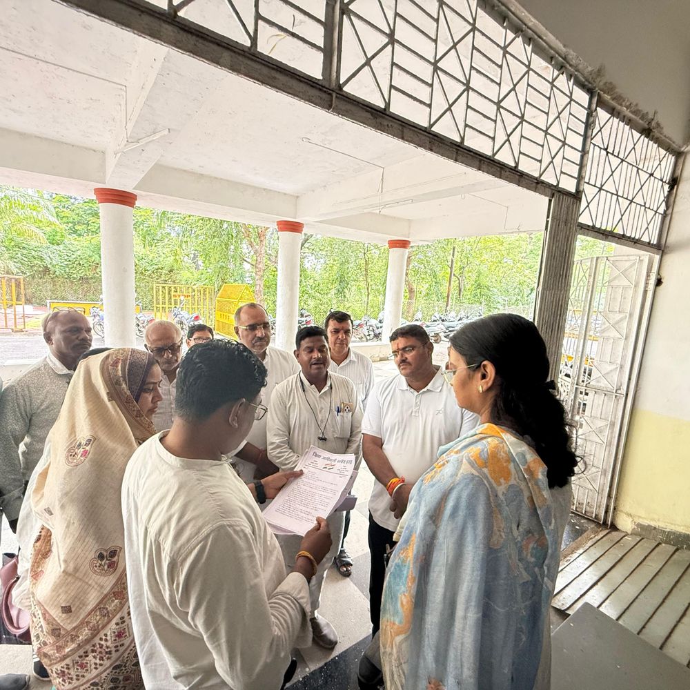 रीवा हत्याकांड:आदिवासी कांग्रेस ने राष्ट्रपति के नाम सौंपा ज्ञापन:हत्यारों को फांसी, पीड़ित परिवार को ₹1 करोड़ मुआवजा और सरकारी नौकरी देने की मांग की