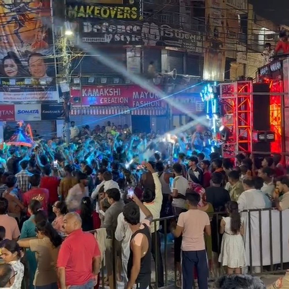 मुजफ्फरनगर में ओवर हाइट DJ की एंट्री:कांवड़ यात्रा में पुलिस की गाइडलाइन के बाद भी 16 फीट ऊंचा और 14 फीट चौड़ा DJ पहुंचा