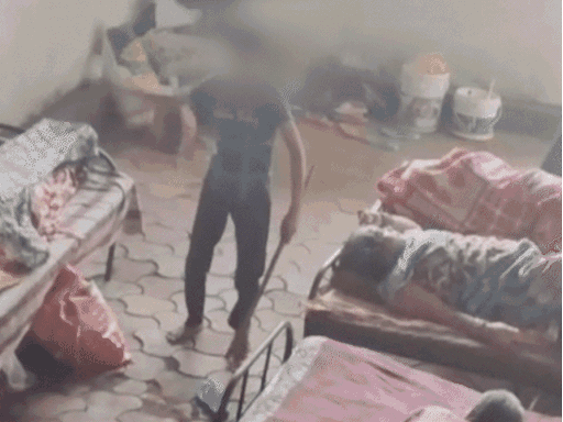 
                 प्रेमाश्रय वृद्धाश्रम मामले में हाई कोर्ट सख्त:पूछा- इंदौर संभाग के वृद्धाश्रमों में कितनी क्षमता, कितने रह रहे बुजुर्ग? आश्रय गृहों के निरीक्षण के आदेश 
            