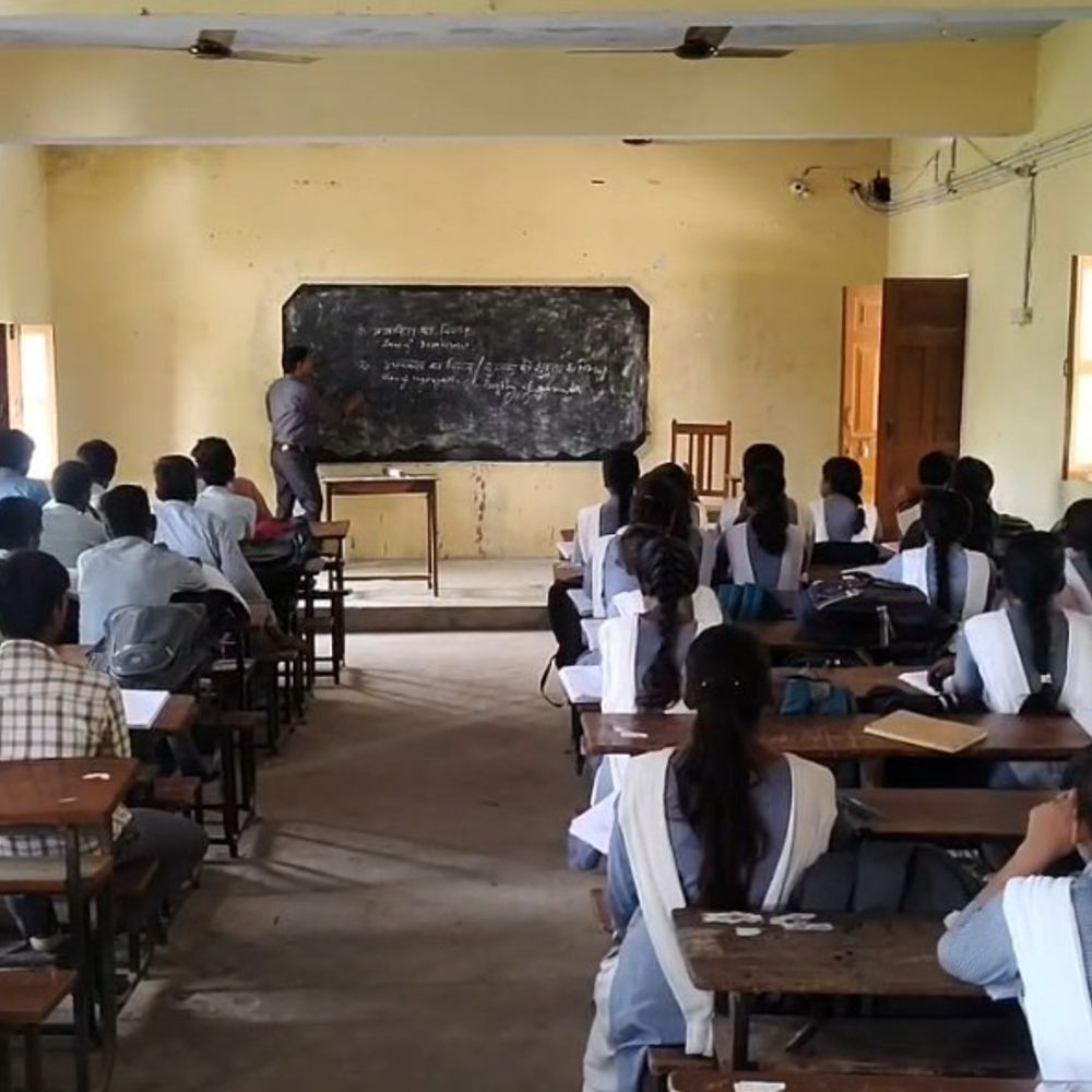 अयोध्या के 446 स्कूलों में किताबों की जांच पूरी:रिपोर्ट डीआईओएस को मिली, नियम तोड़ने वालों पर होगी कार्रवाई