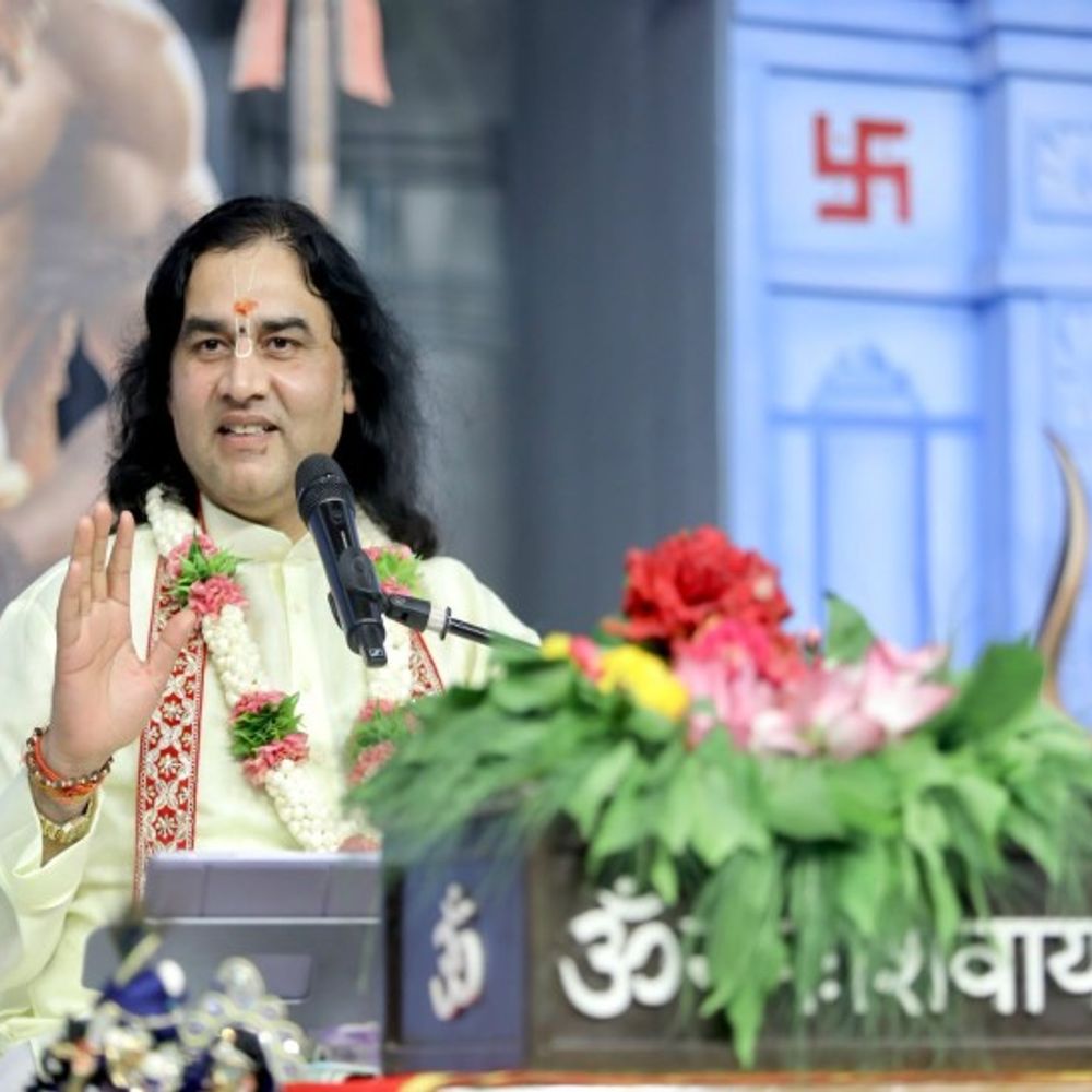 'सावन में एक लोटा जल से प्रसन्न होते हैं महादेव':मथुरा में देवकी नंदन महाराज बोले-शिक्षा नौकरी के लिए नहीं, संस्कारों के लिए भी हो