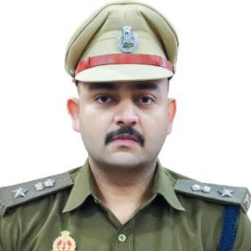 बांदा में पुलिस विभाग में बड़ा फेरबदल:निरीक्षक से कांस्टेबल तक कई पुलिसकर्मियों के तबादले, नई तैनाती के आदेश जारी