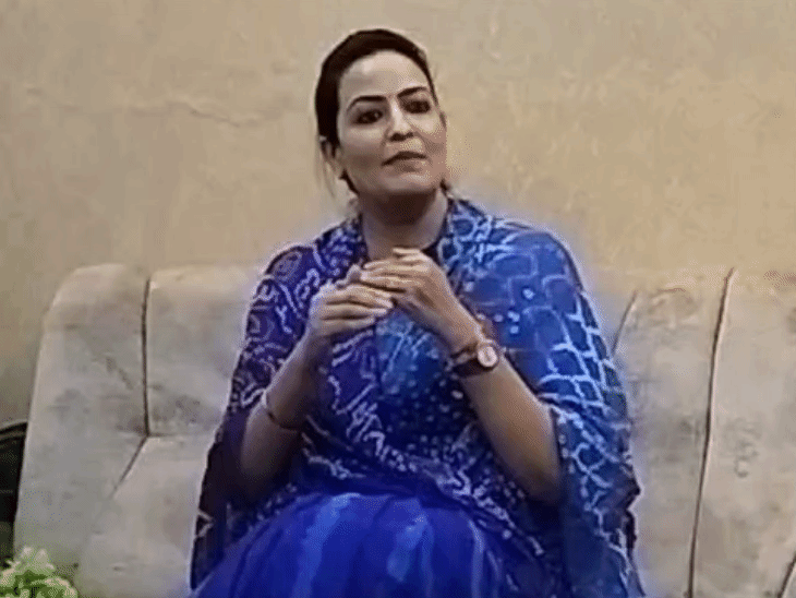 
                 जेन-जी से दूरी नहीं, संवाद जरूरी:धर्मांतरण पर बोलीं भैय्यू महाराज की पत्नी डॉ. आयुषी देशमुख-'जिस धर्म में जन्म लिया, उसी में रहें' 
            