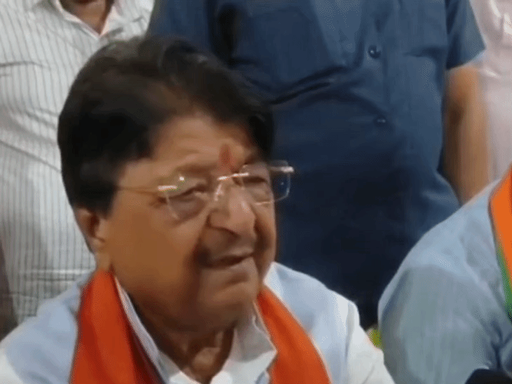 
                 दतिया उपचुनाव में हार पर इंदौर में बोले कैलाश विजयवर्गीय:हार तो हार है,हल्के में नहीं ले सकते, भविष्य में ऐसी स्थिति से बचने कर रहे चिंतन 
            