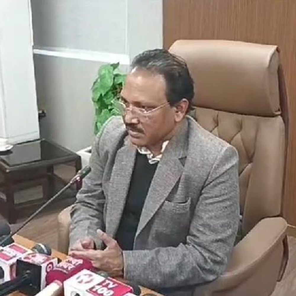 नोएडा प्राधिकरण ACEO सतीश पाल का ट्रांसफर:विशेष सविव गृह बनाए गए, मांगों को लेकर किसानों ने किया इनके खिलाफ प्रदर्शन