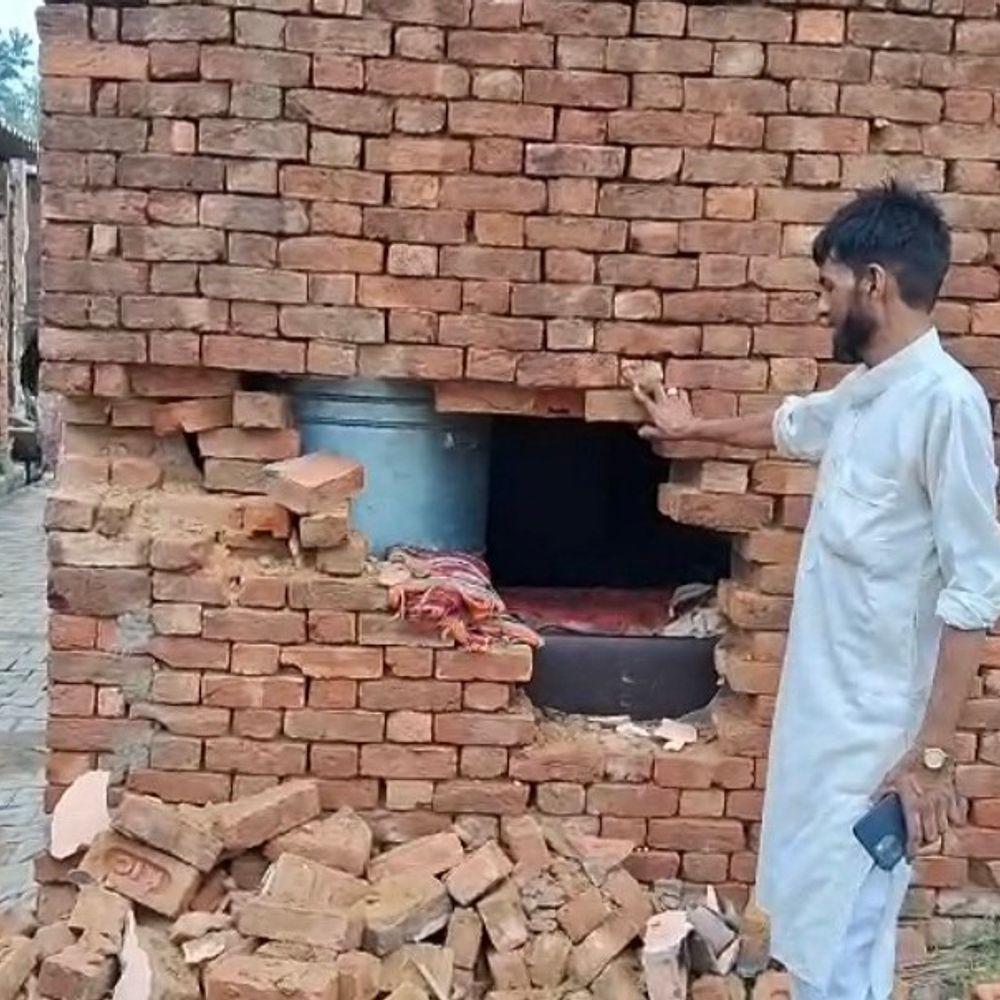 संभल में तीन घरों से 3 लाख की चोरी:चोरों ने कूमल-ताला तोड़कर 66 हजार की नकदी और जेवर चुराए