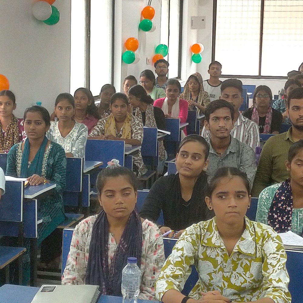 अभ्युदय कोचिंग में 1 साल में 59 छात्र बढ़े:चित्रकूट डीएम ने किया शुभारंभ, छात्रों को दिए सफलता के मंत्र