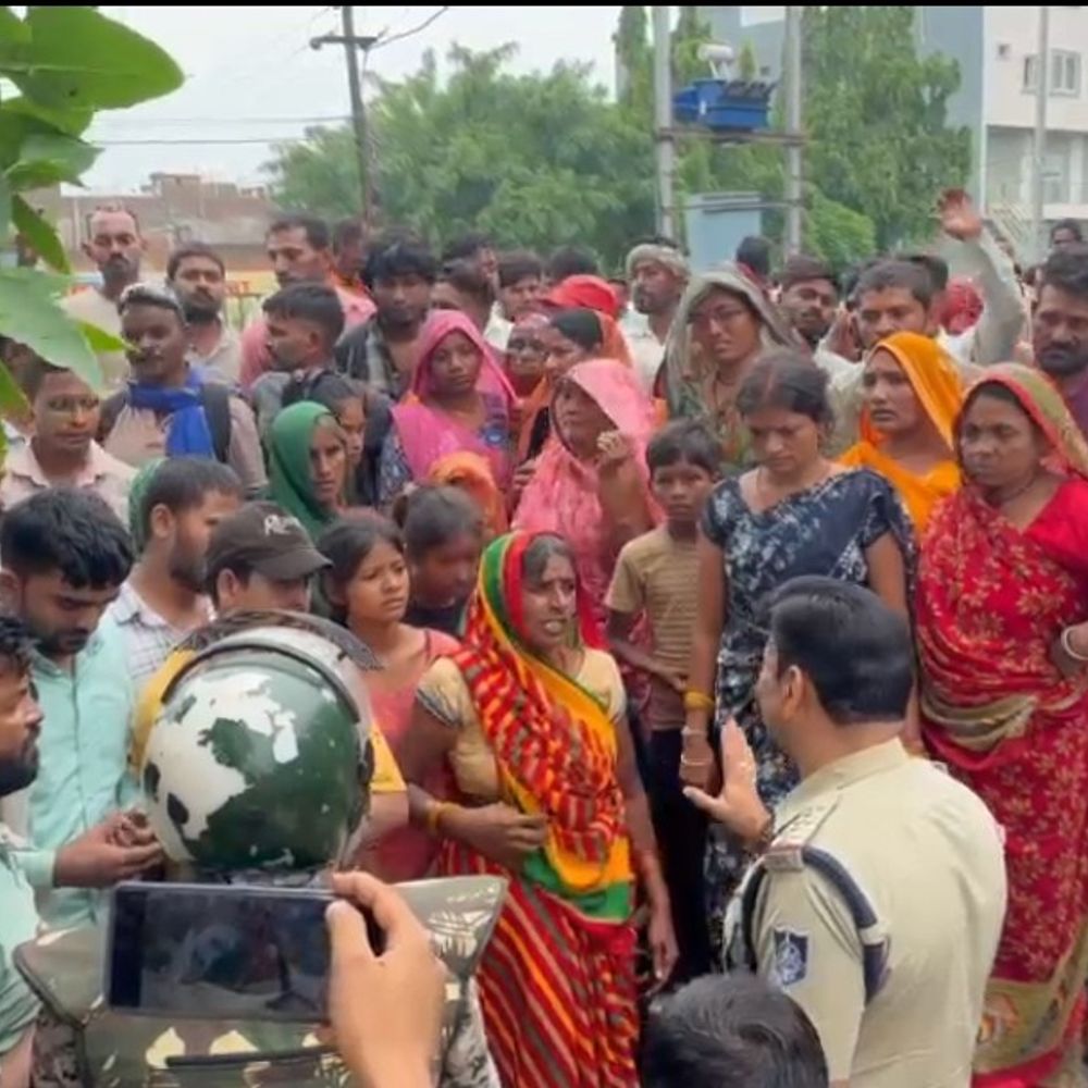 अमकुई अतुल हत्याकांड में परिजनों का आक्रोश:गिरफ्तारी की मांग पर अड़े, उच्च स्तरीय जांच की मांग