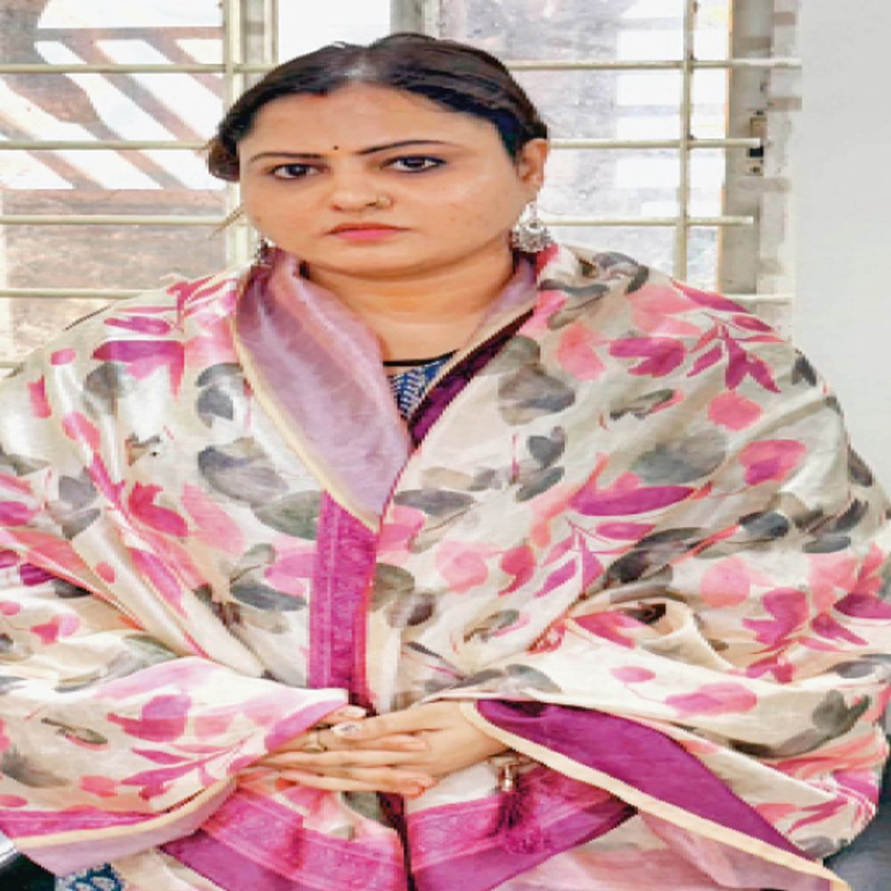 
                 मैं पवित्रा, क्राइम ब्रांच से... ड्रग-तस्कर बताकर युवकों को लूटा:मिसरोद के सलैया में आधी रात वारदात, मास्टरमाइंड युवती साथ में लाई थी पूरी टीम 
            