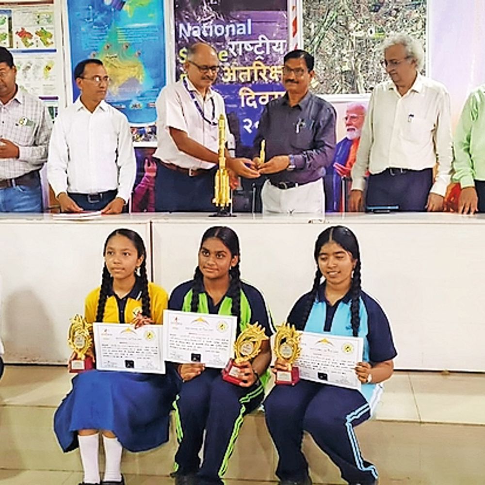 स्कूल के बच्चों ने इसरो के वैज्ञानिकों से सीखा रॉकेट साइंस, चंद्रयान-गगनयान