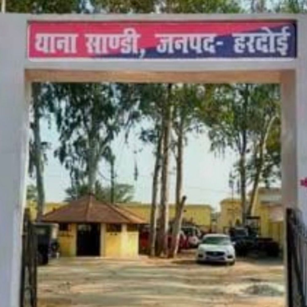 10 लाख का प्लॉट न मिलने पर गर्भवती-विवाहिता से मारपीट:हरदोई में मां बोली- पिटाई से गर्भ में पल रहे बच्चे की मौत, पति समेत 6 पर केस