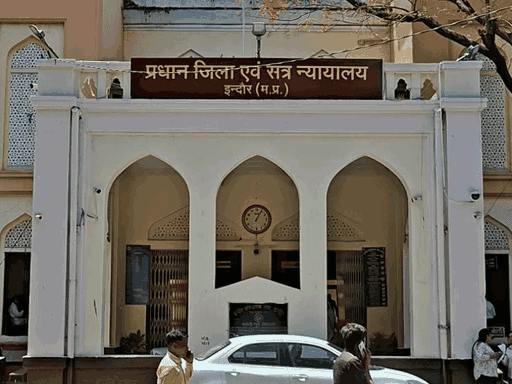 
                 बेटी के प्रेमी ने उतारा था मौत के घाट:CCTV,DNA च्यूइंग गम बने सबूत, प्रेम-प्रसंग में माता-पिता की हत्या पर कोर्ट ने सुनाया फैसला 
            