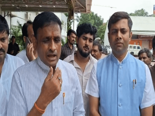 
                 हार में नरोत्तम की भूमिका पर बोले आशुतोष:जांच समिति बताएगी कौन कितना जिम्मेदार, व्यक्ति विशेष पर टिप्पणी नहीं करता 
            